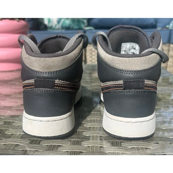 Air Jordan 1 Mid SE GS “Night Stadium / Total Orange / Black” – Size 5Y - Picture 3 of 8